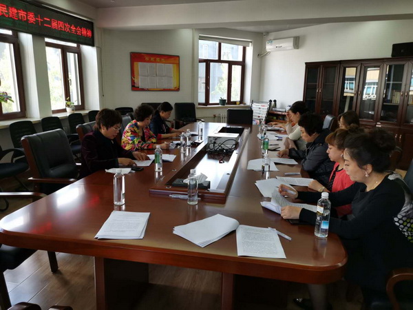 20190531365bet娱乐官网_线上365bet体育_bt365网上娱乐市委妇女委员会学习365bet娱乐官网_线上365bet体育_bt365网上娱乐市委十二届四次全会精神--会场左侧.jpg